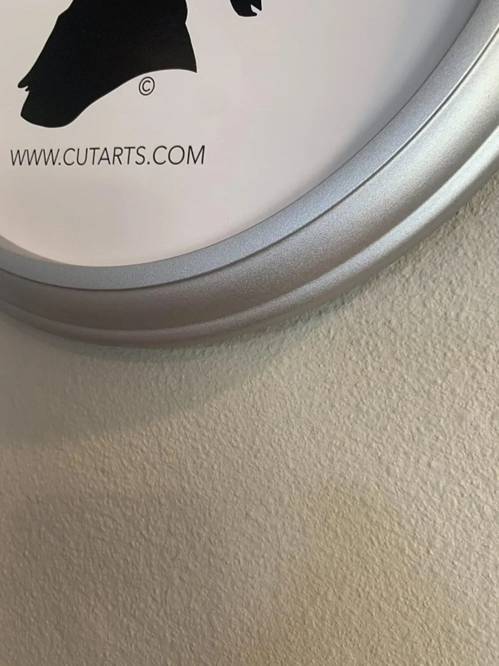 Elegant Round Silver 8